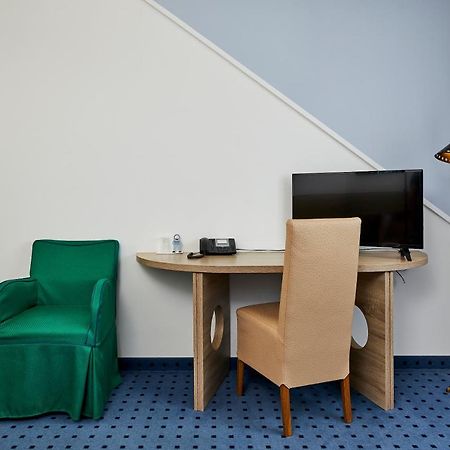 Hotel Schwertfirm Κάρλσφελντ Εξωτερικό φωτογραφία