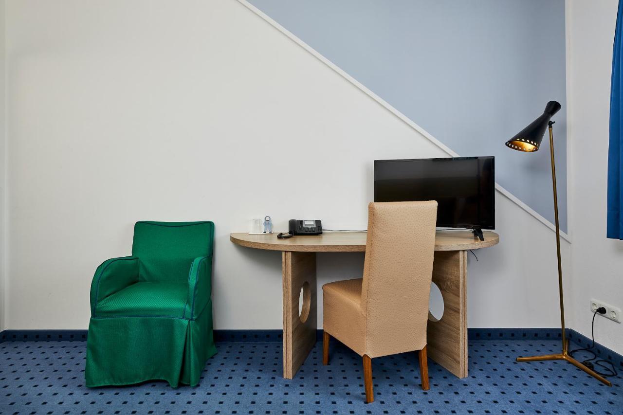 Hotel Schwertfirm Κάρλσφελντ Εξωτερικό φωτογραφία