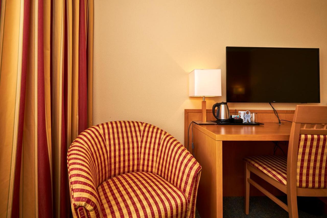 Hotel Schwertfirm Κάρλσφελντ Εξωτερικό φωτογραφία