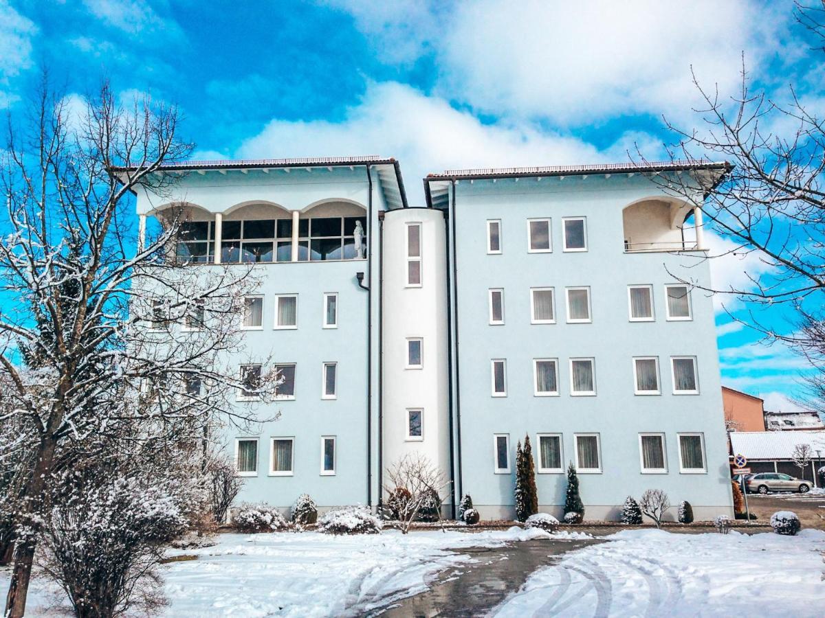 Hotel Schwertfirm Κάρλσφελντ Εξωτερικό φωτογραφία