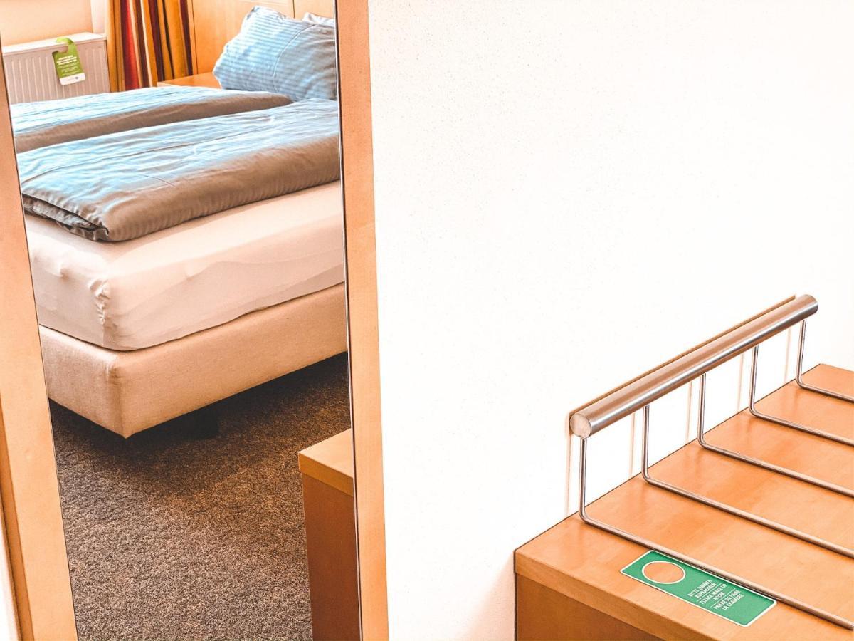 Hotel Schwertfirm Κάρλσφελντ Εξωτερικό φωτογραφία